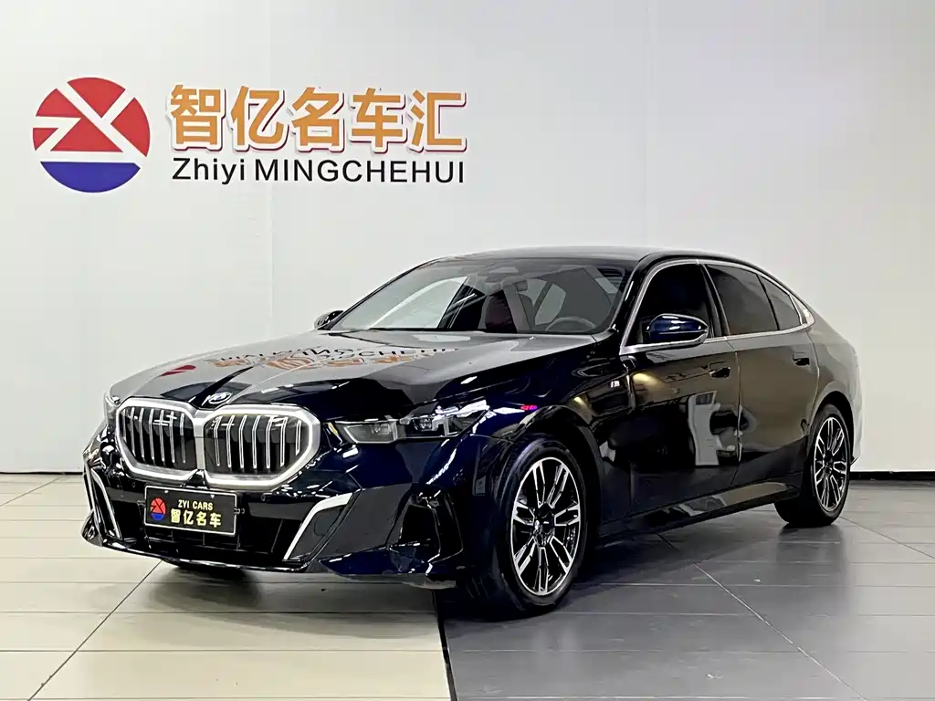 BMW 5 Series 2024 — фото 1