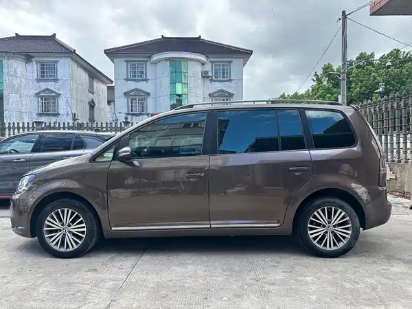 Volkswagen Touran 2012