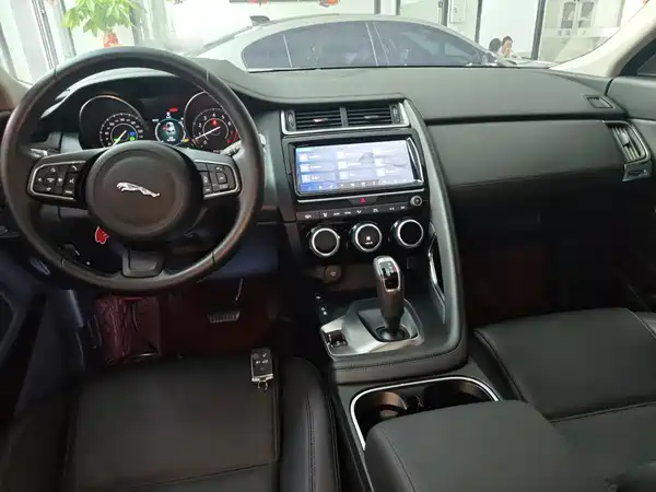 Jaguar E-PACE 2018