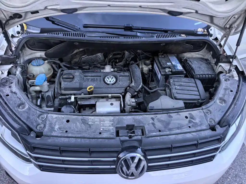 Volkswagen Touran 2015 — фото 23