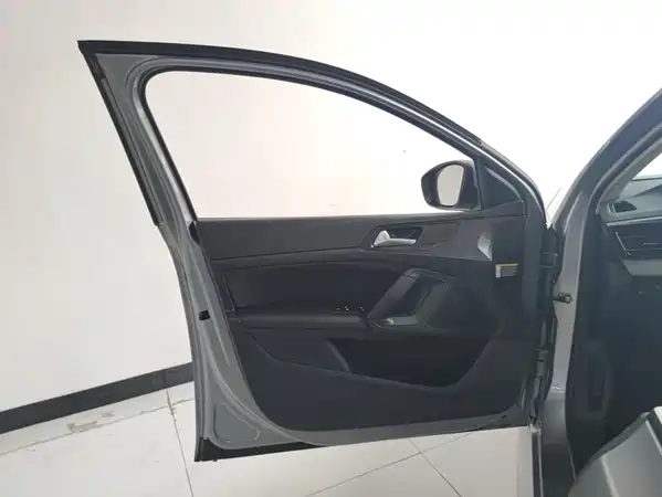 Peugeot 408 2025