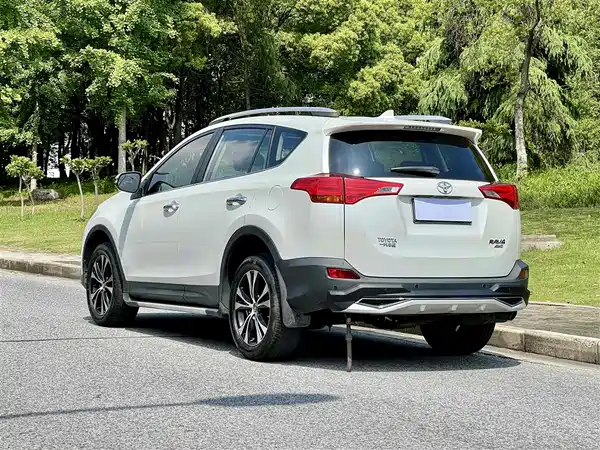 Toyota RAV4 2015