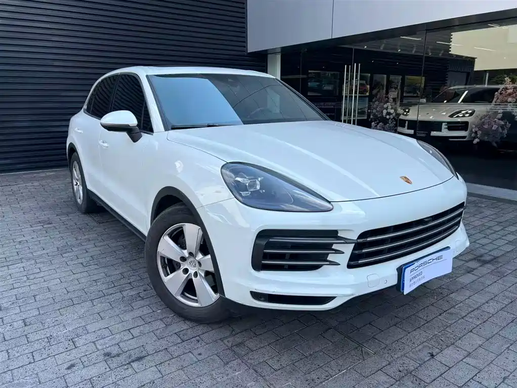Porsche Cayenne 2021 — фото 1