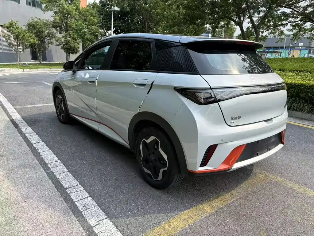 BYD Dolphin 2022 — фото 10