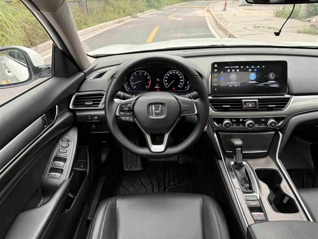 Honda Accord 2022 — фото 12