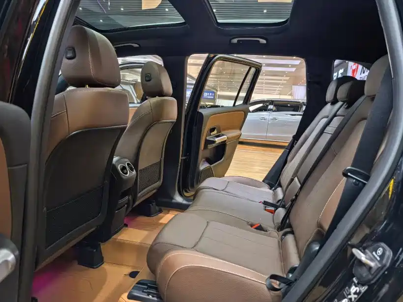 Mercedes-Benz GLB 2025