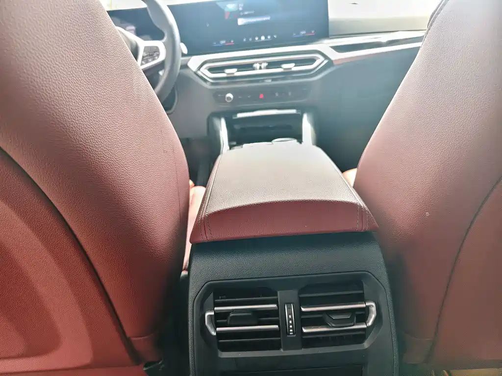 BMW i3 2024 — фото 9