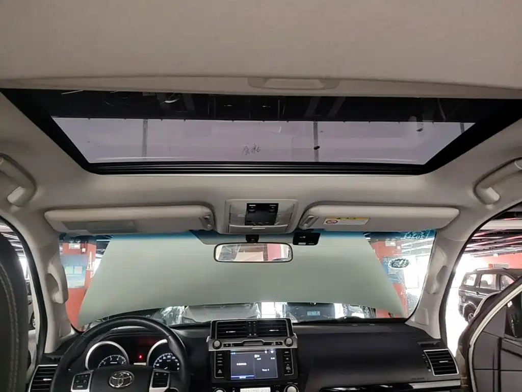 Toyota Prado 2017 — фото 18