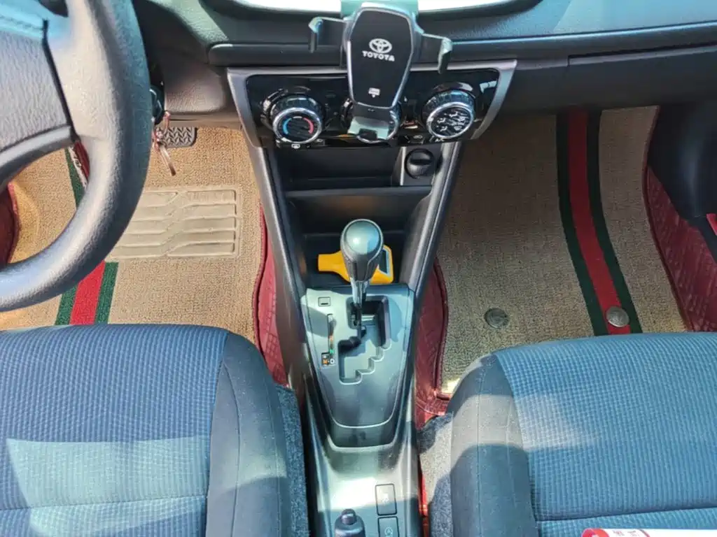 Toyota Yaris L 2018 — фото 14