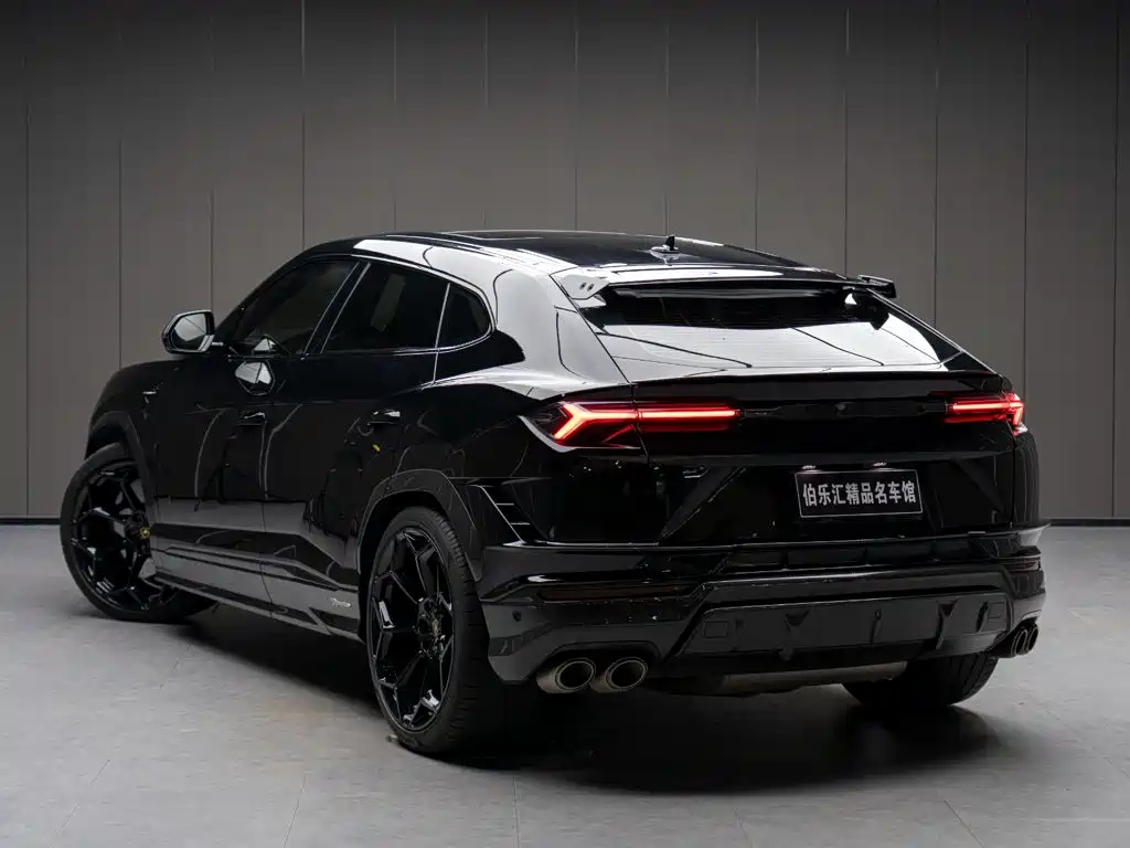 Lamborghini Urus 2024 — фото 4