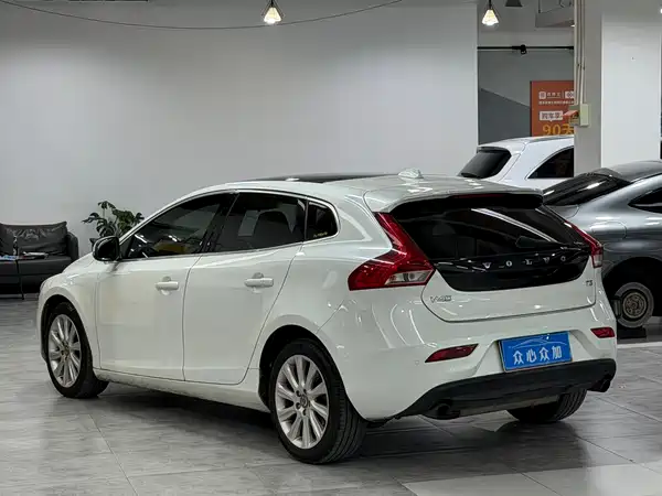 Volvo V40 2016