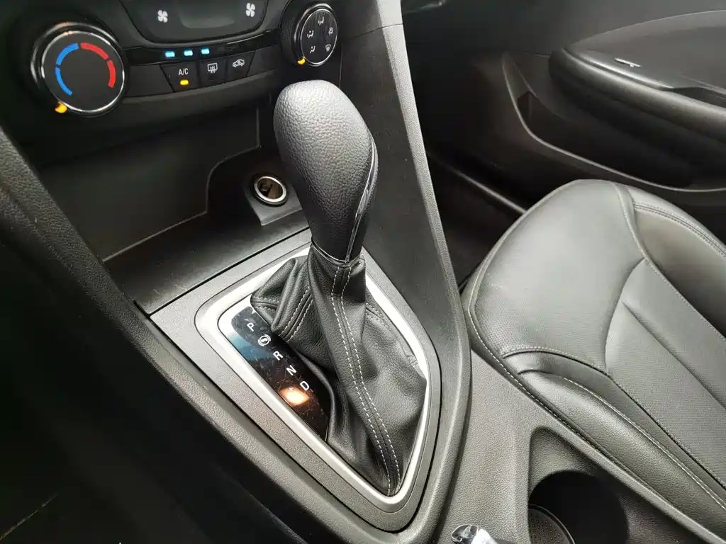Buick Excelle GT 2020 — фото 13