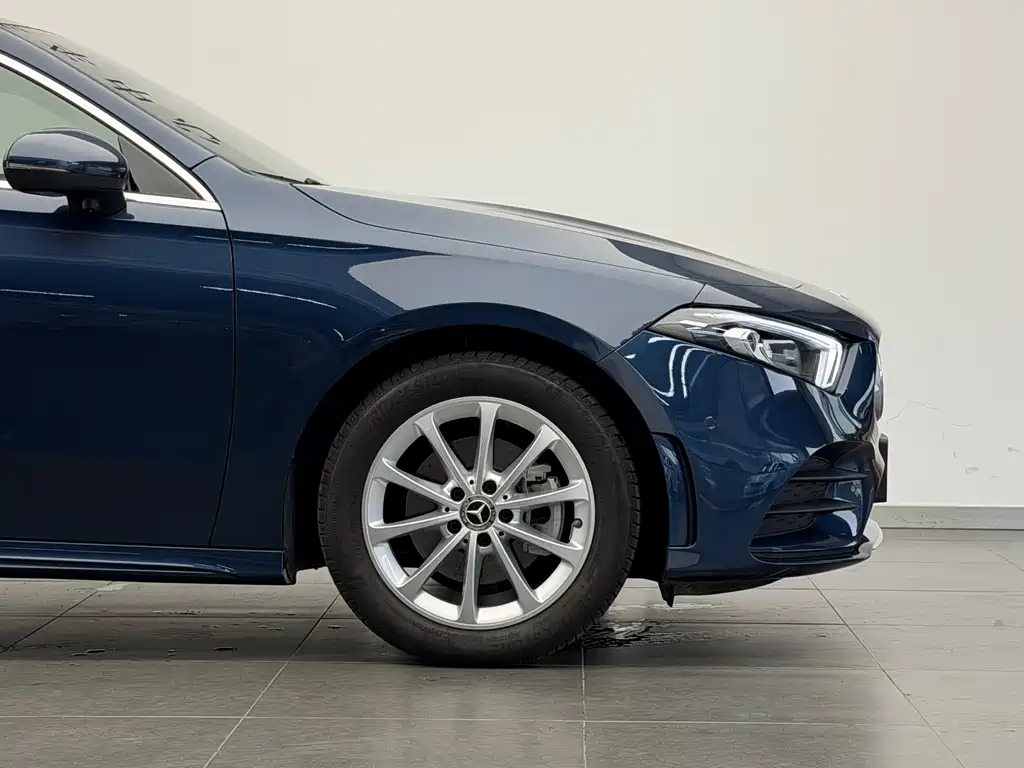 Mercedes-Benz A-Class 2019 — фото 18