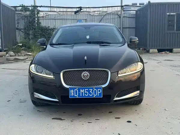 Jaguar XF 2015