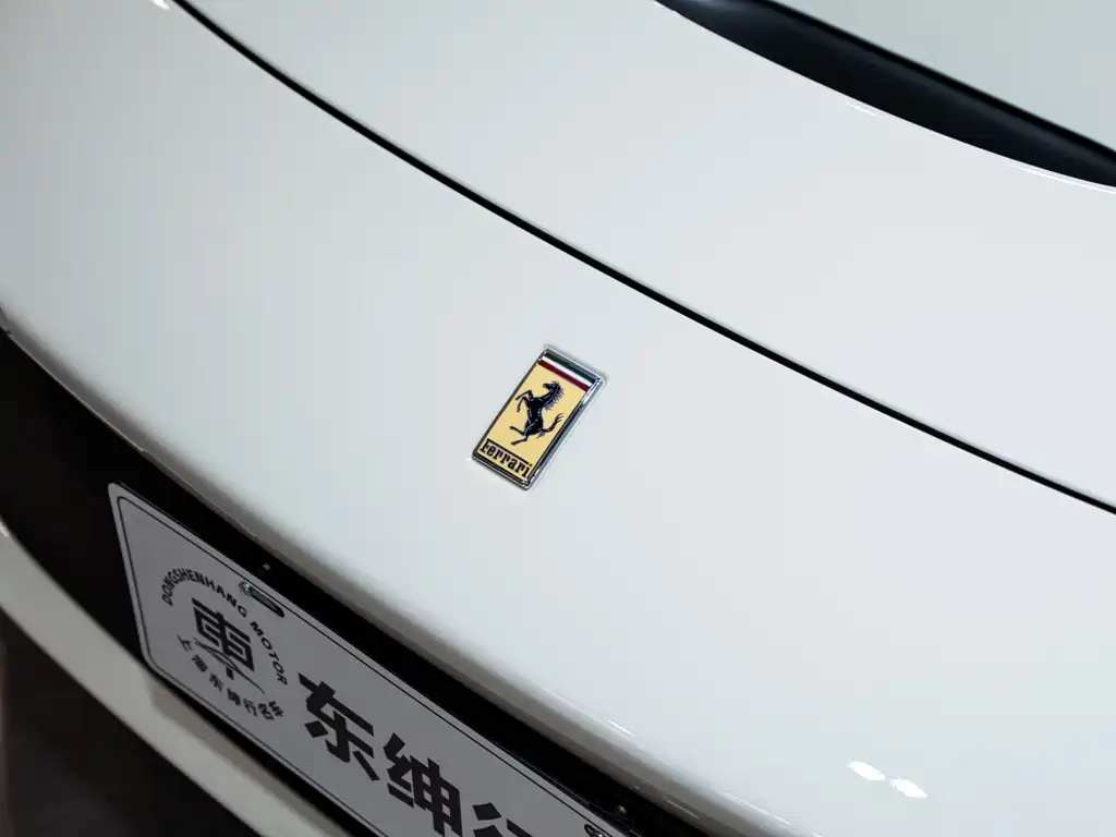 Ferrari F8 2022 — фото 9