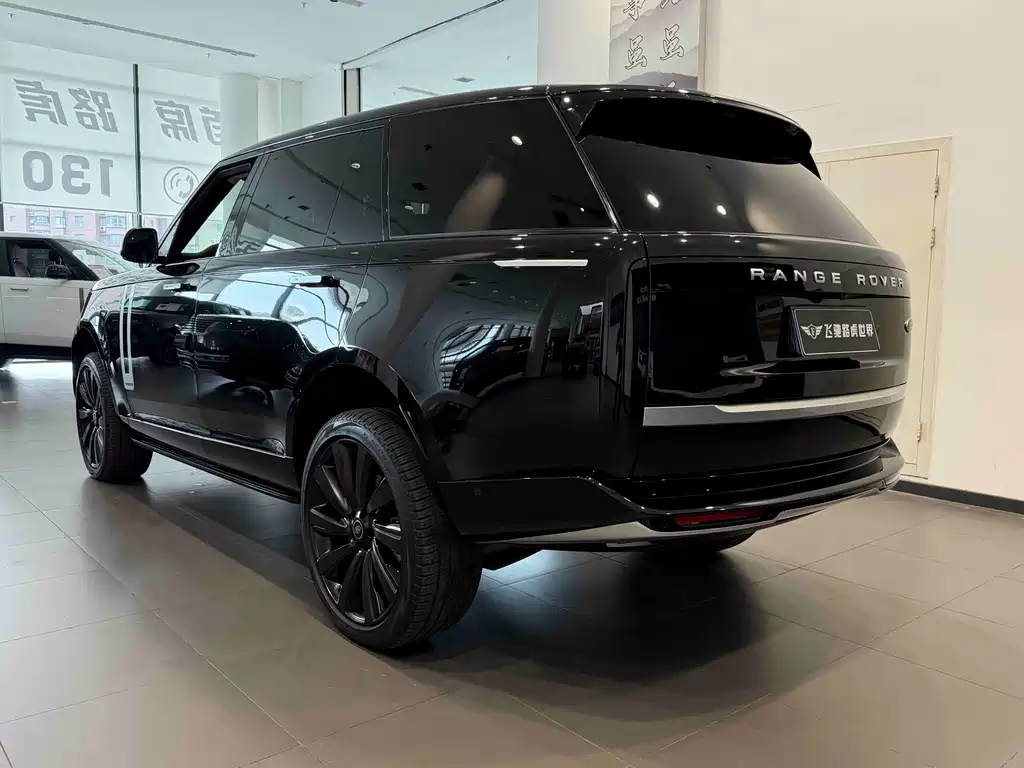 Land Rover Range Rover 2023 — фото 20