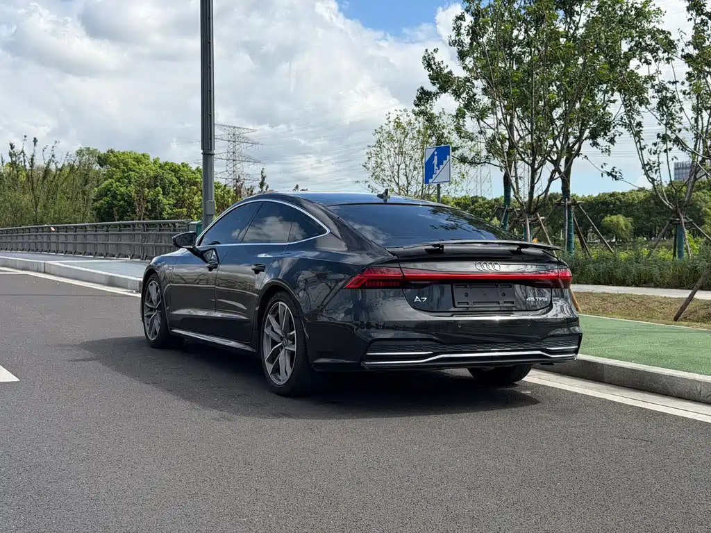 Audi A7 2021 — фото 13
