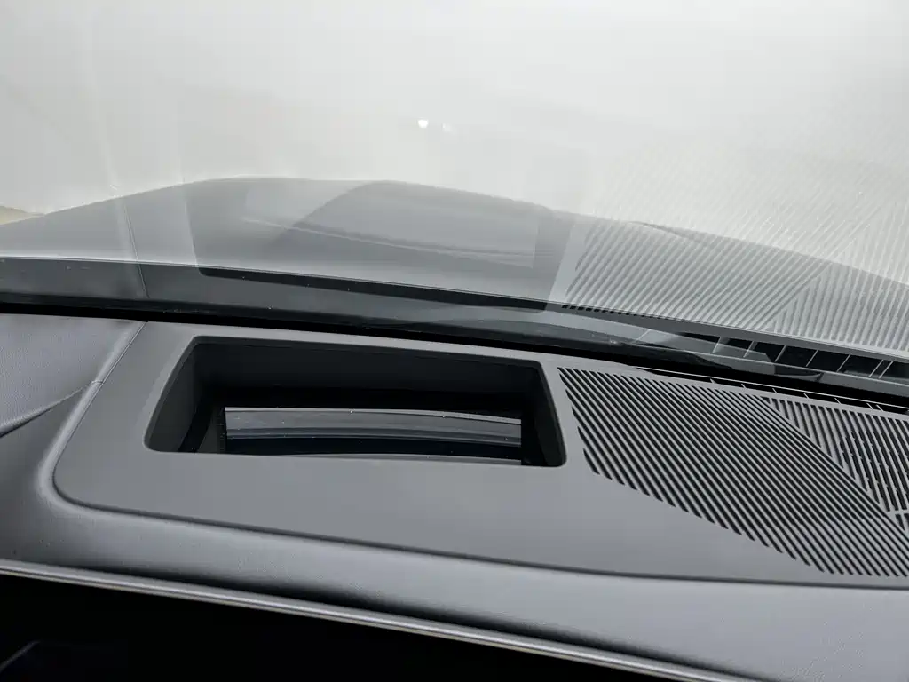 BMW 5 Series 2025 — фото 15