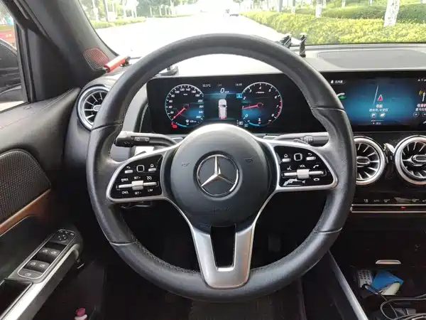 Mercedes-Benz GLB 2021