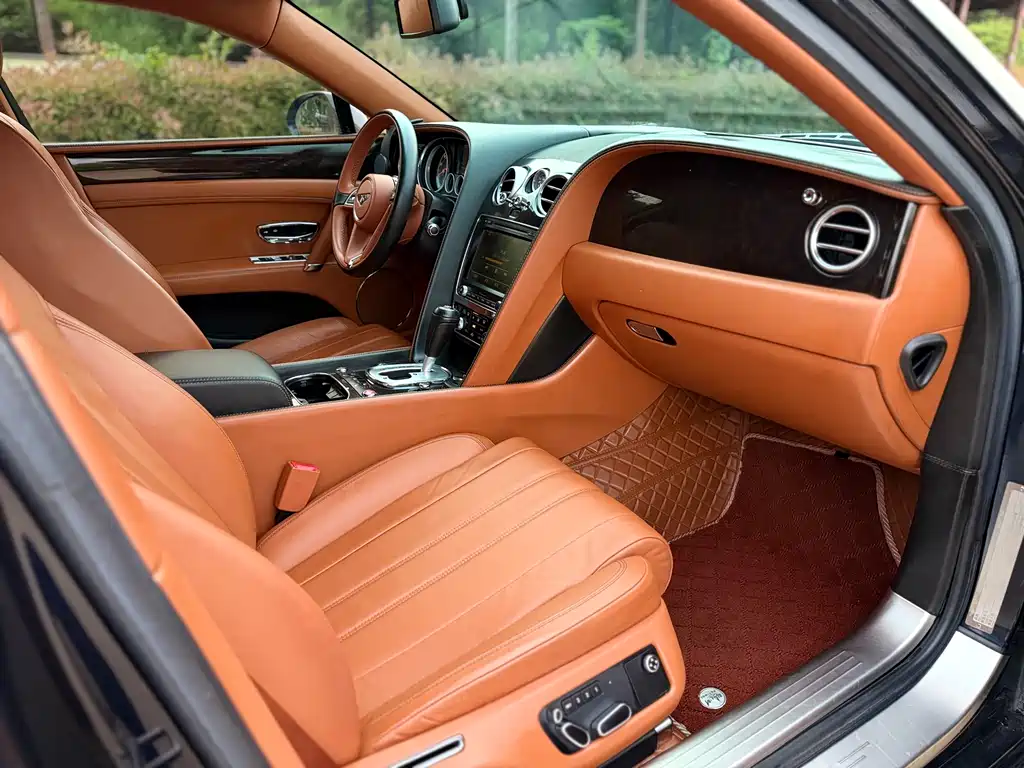 Bentley Flying Spur 2014 — фото 10