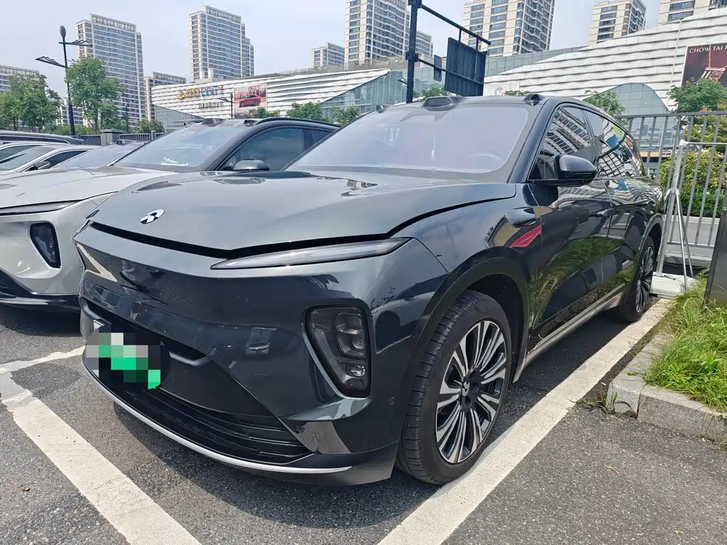 NIO ES8 2025
