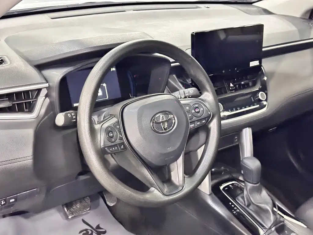 Toyota Corolla Cross 2025 — фото 4