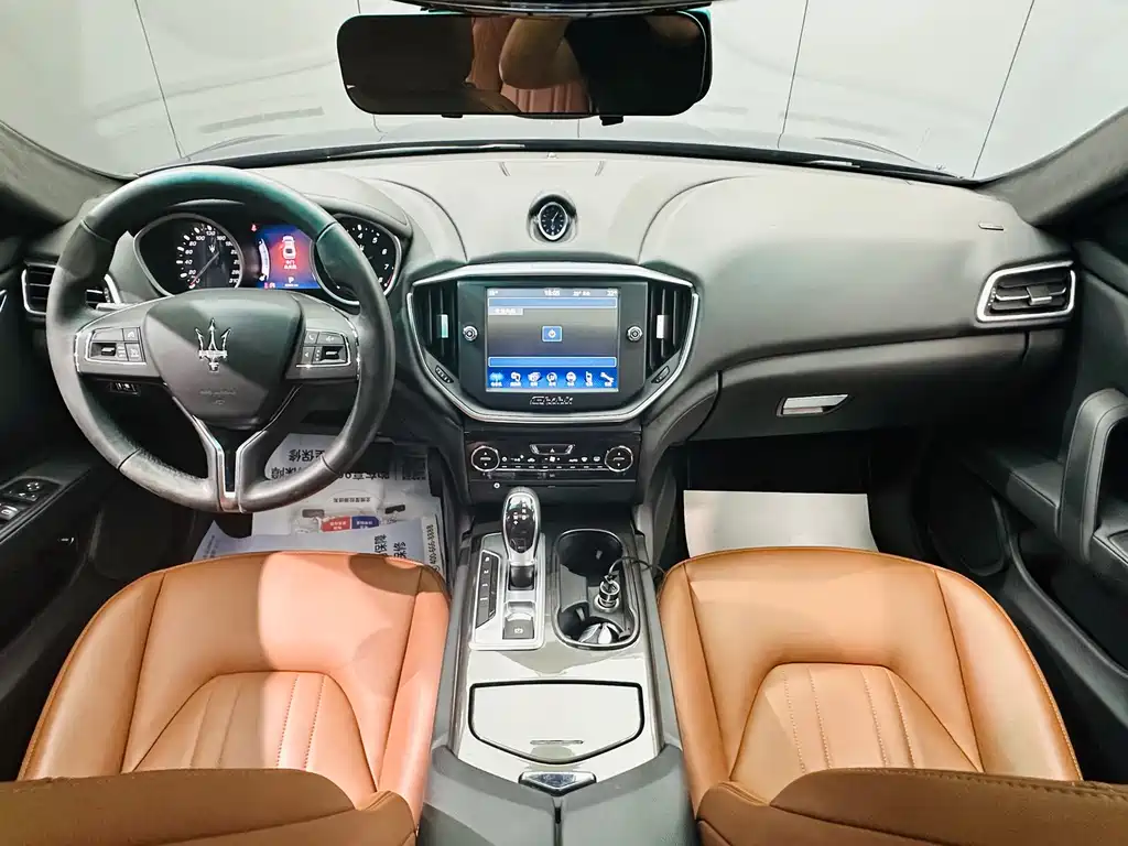 Maserati Ghibli 2016 — фото 18