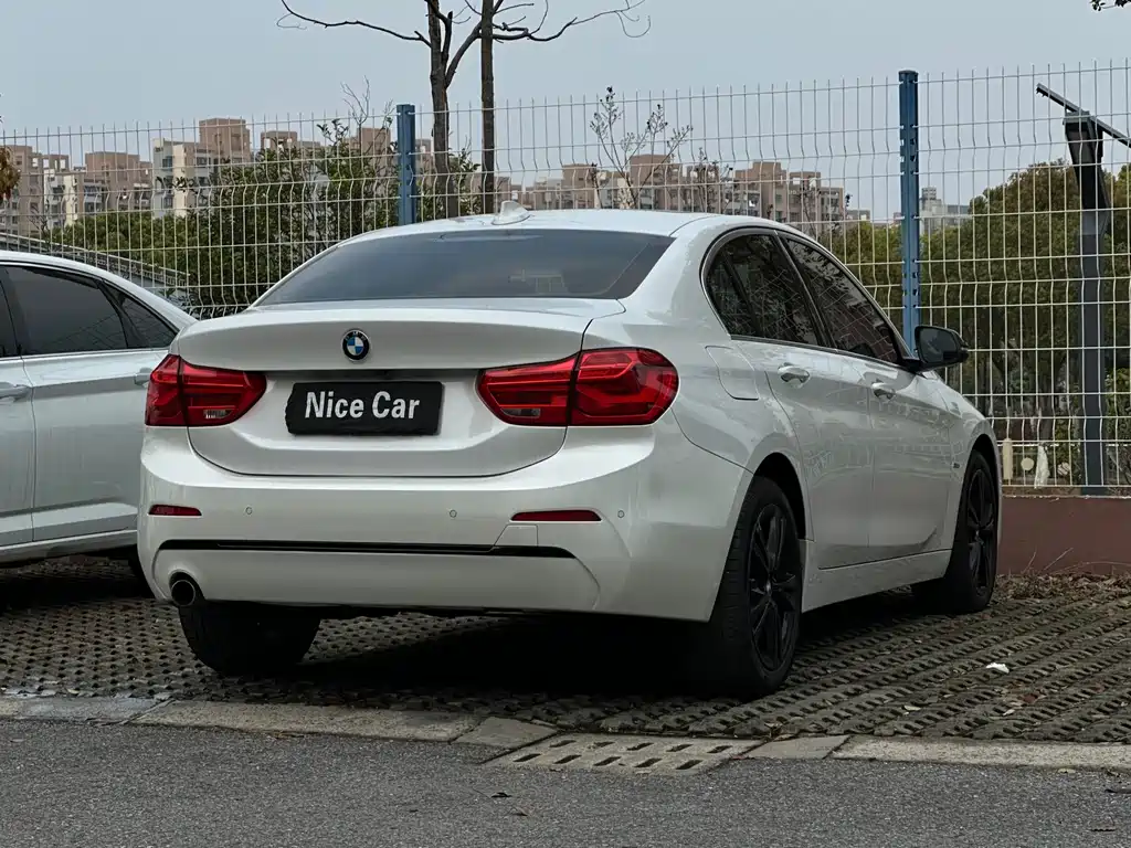 BMW 1 Series 2017 — фото 21