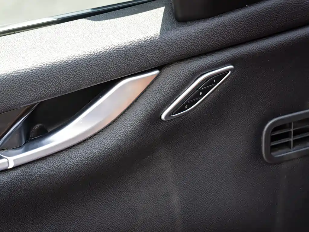 Maserati Ghibli 2015 — фото 20