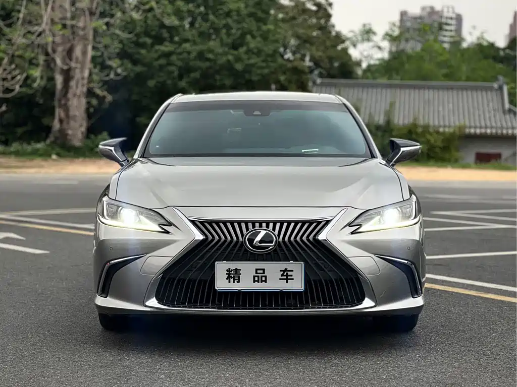 Lexus ES 2020 — фото 2