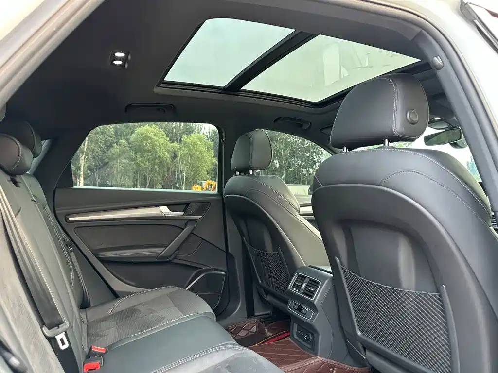 Audi Q5L Sportback 2022 — фото 18