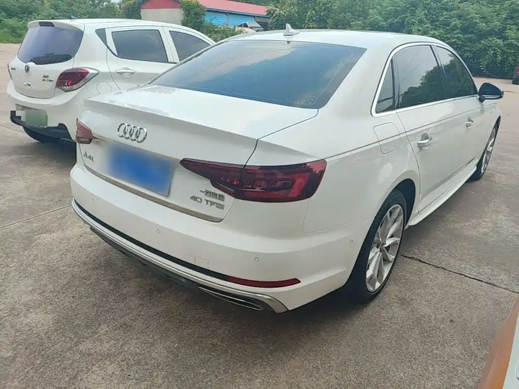 Audi A4L 2019