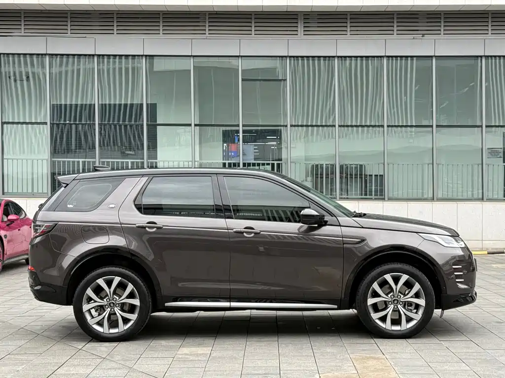 Land Rover Discovery Sport 2023 — фото 4
