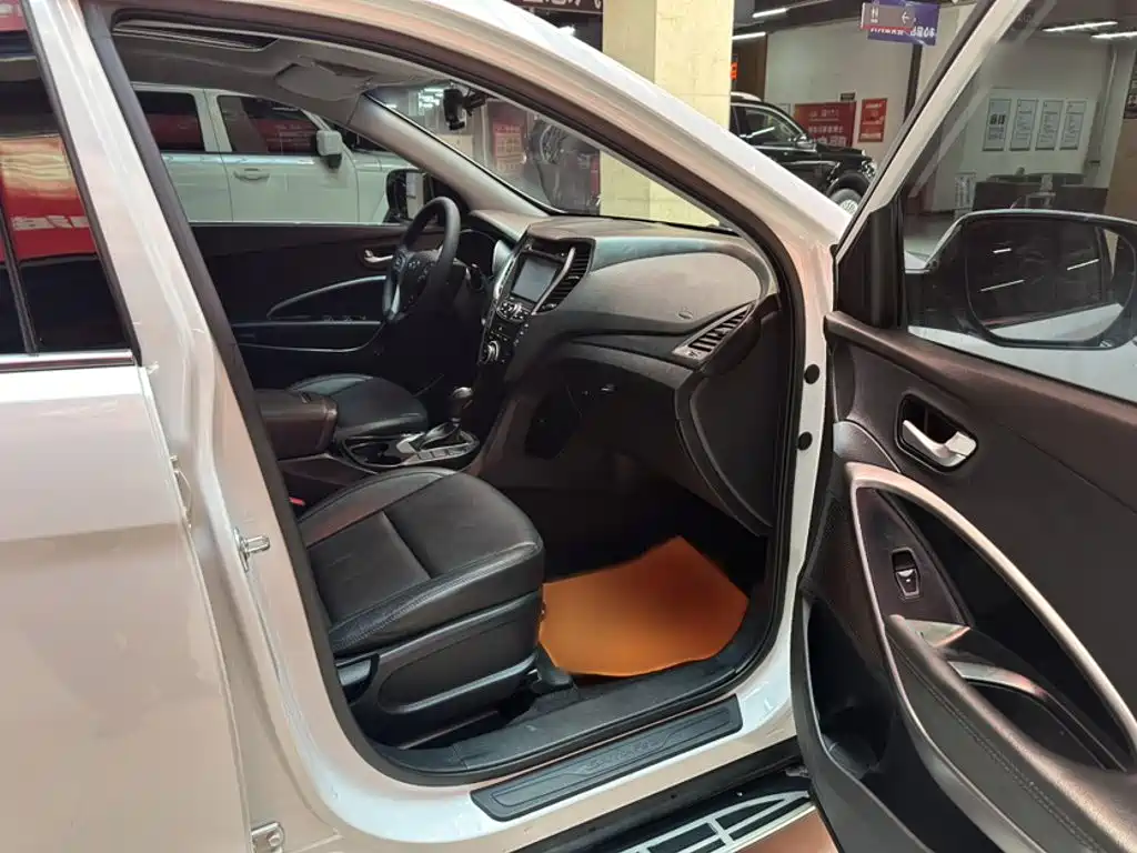 Hyundai Santa Fe 2015 — фото 21