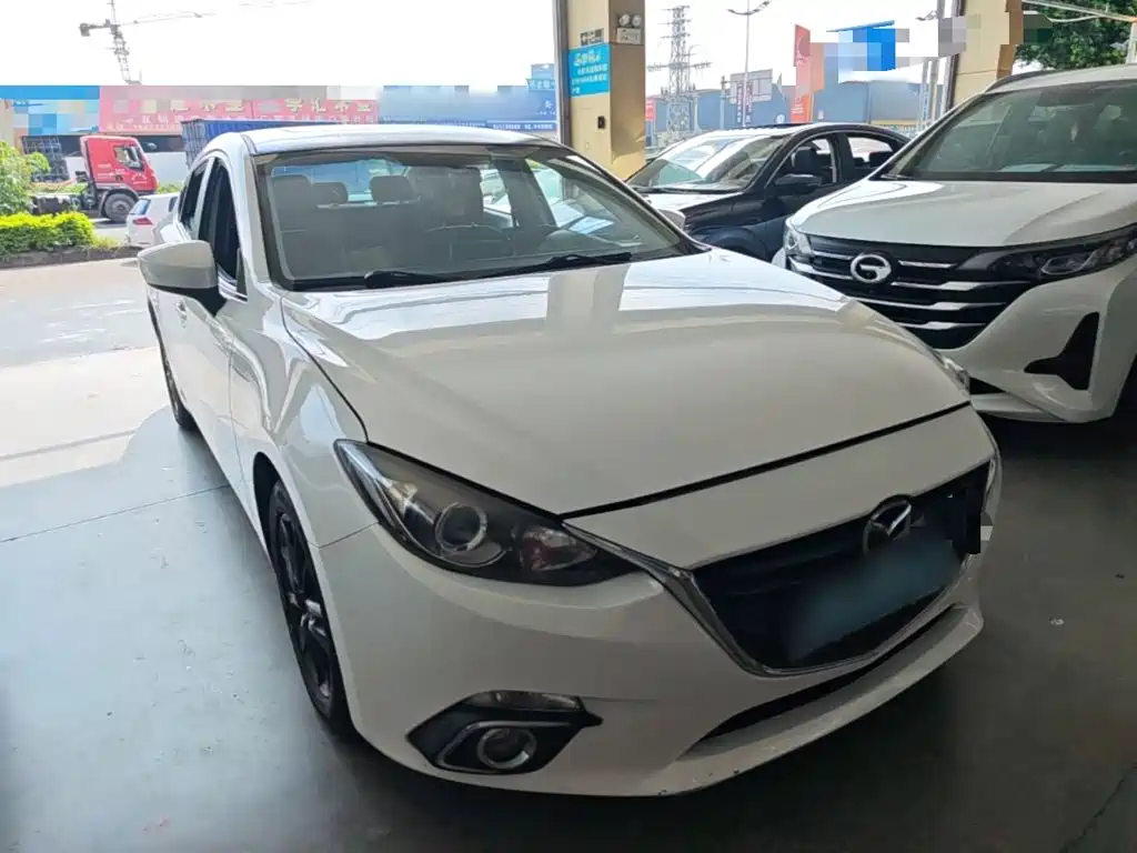 Mazda 3 Axela 2016