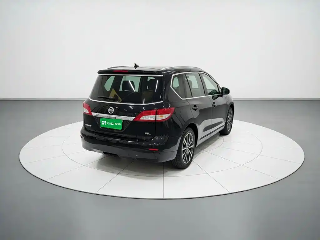 Nissan Quest 2015 — фото 3