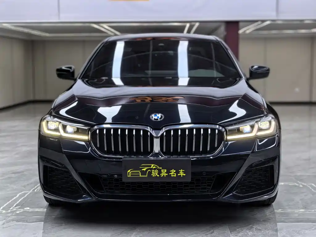 BMW 5 Series 2022 — фото 2