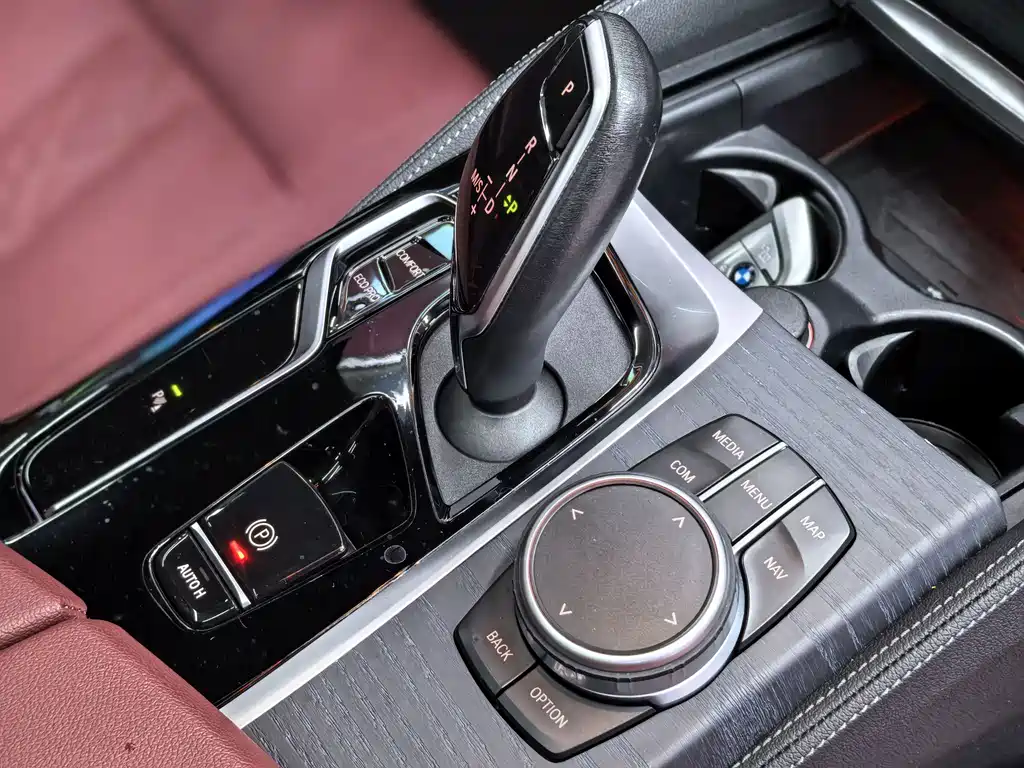 BMW 5 Series 2022 — фото 24