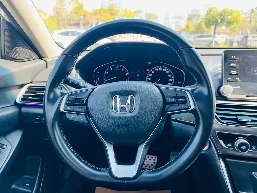Honda Accord 2020 — фото 18