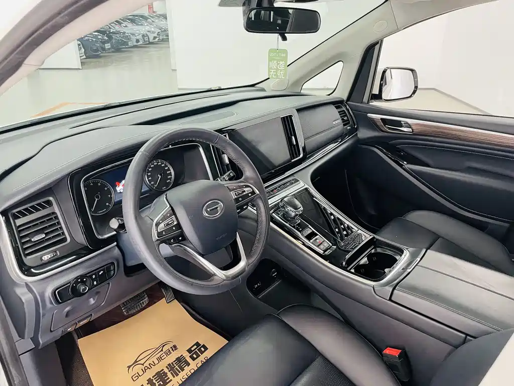 GAC Motor Trumpchi M8 2022 — фото 5