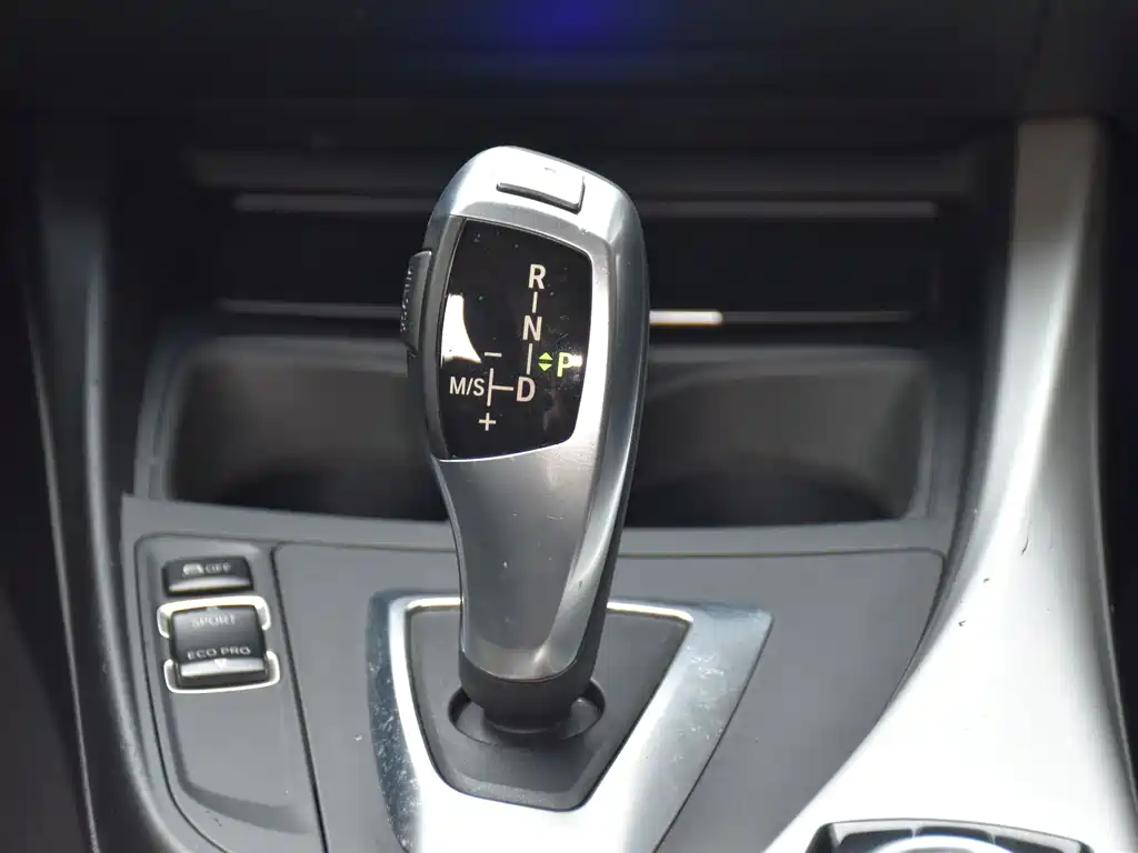 BMW 1 Series 2012 — фото 11
