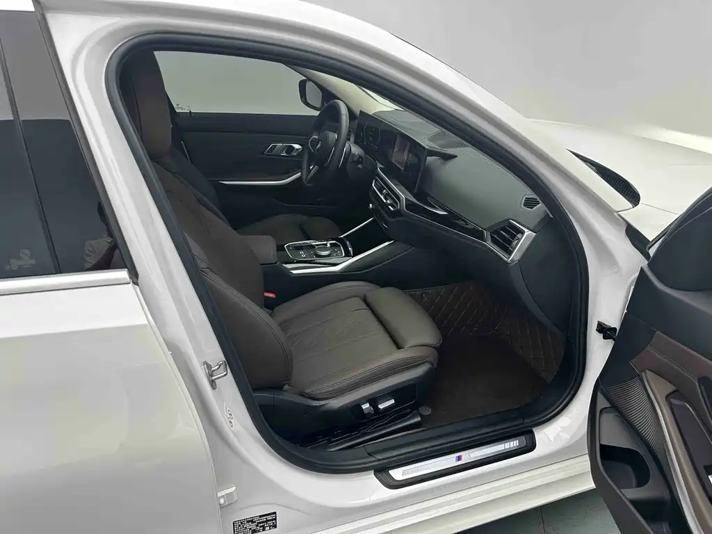 BMW 3 Series 2023