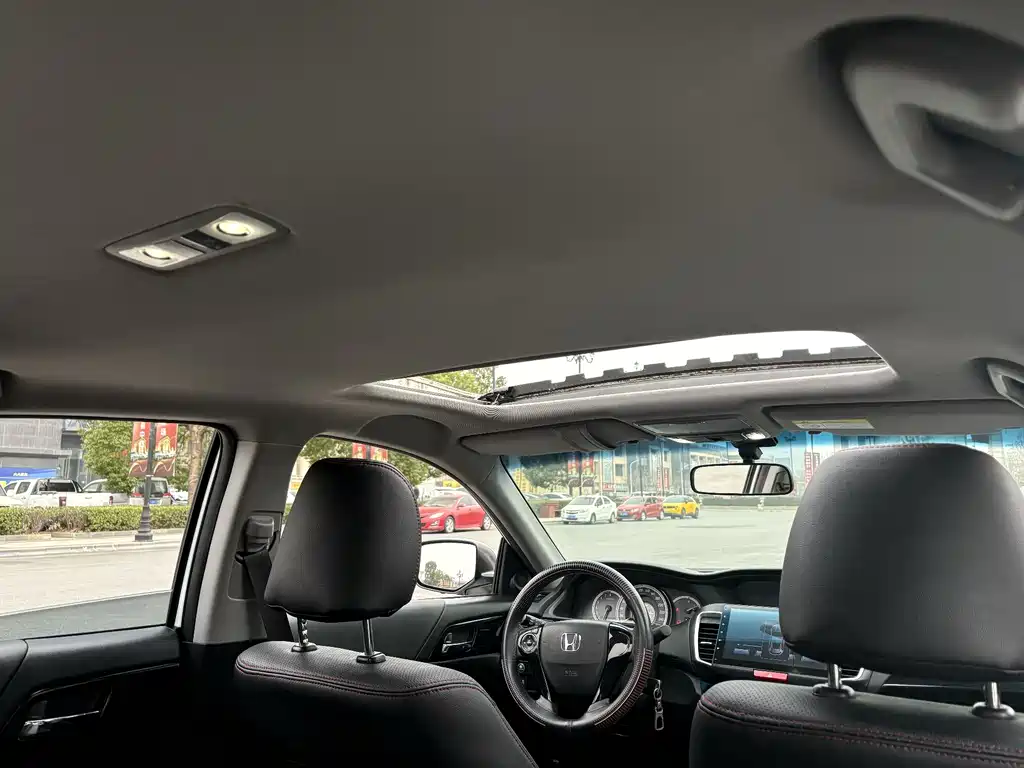 Honda Accord 2017 — фото 14
