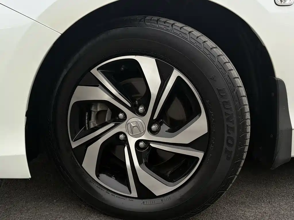 Honda Accord 2017 — фото 19