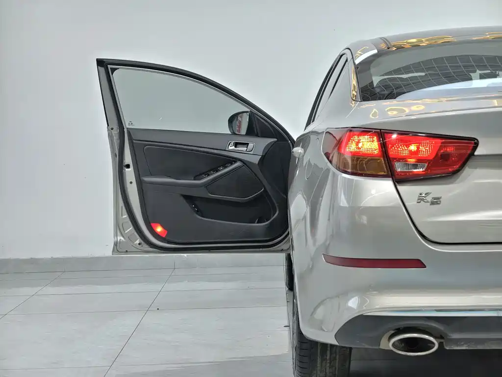 Kia K5 2014 — фото 11