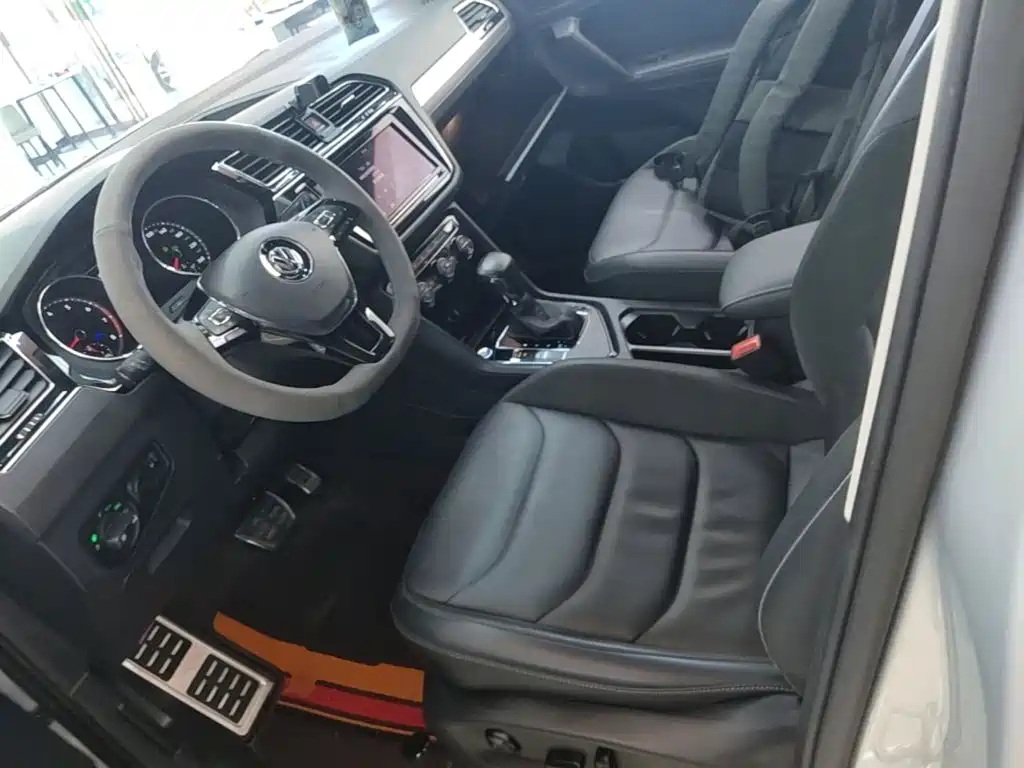Volkswagen Tiguan L 2019 — фото 11