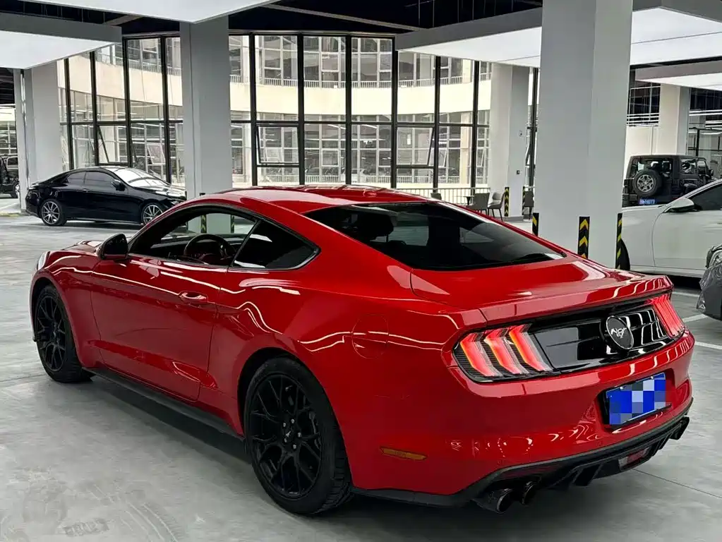 Ford Mustang 2019 — фото 14