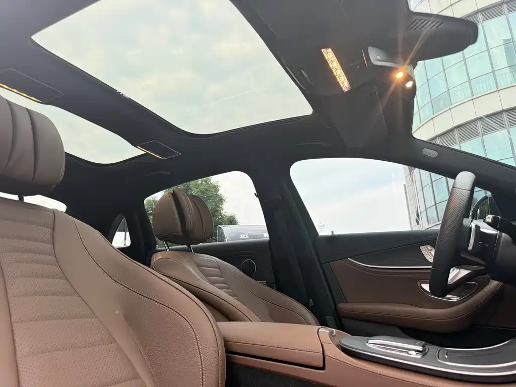 Mercedes-Benz E-Class 2023 — фото 11