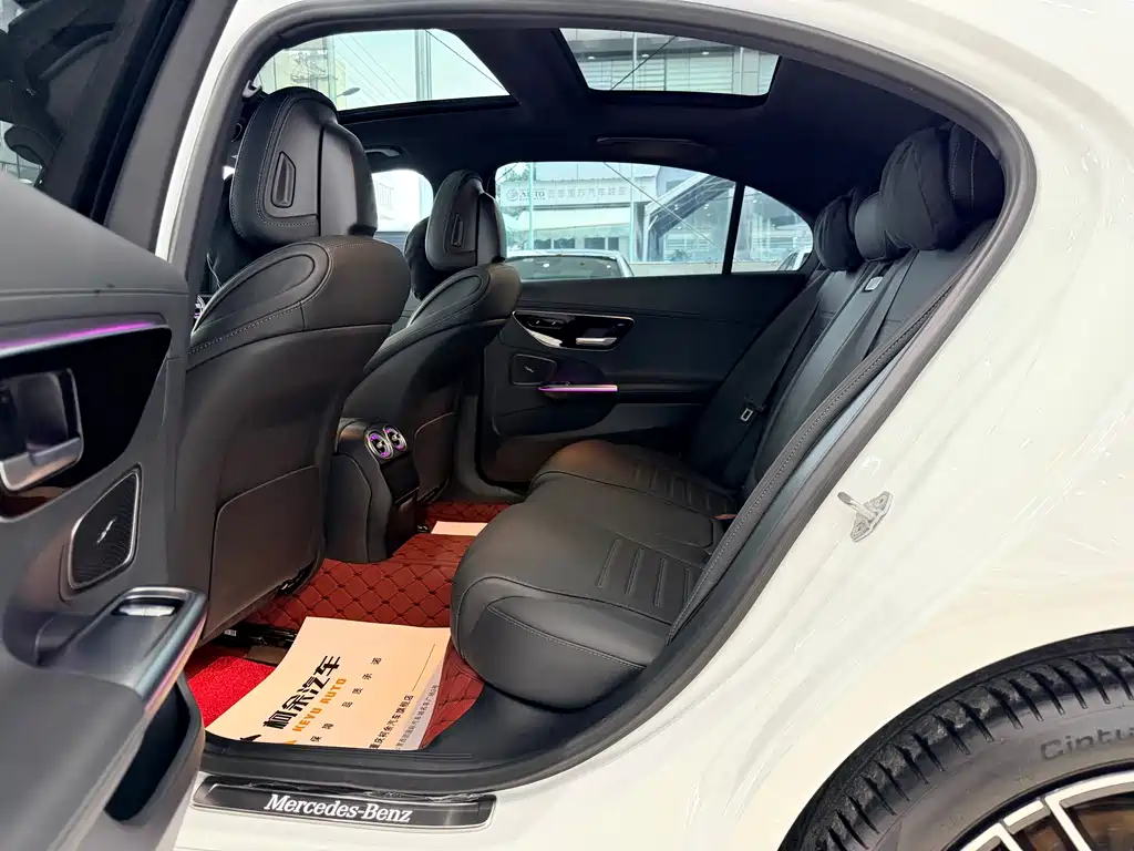 Mercedes-Benz C-Class 2023 — фото 12