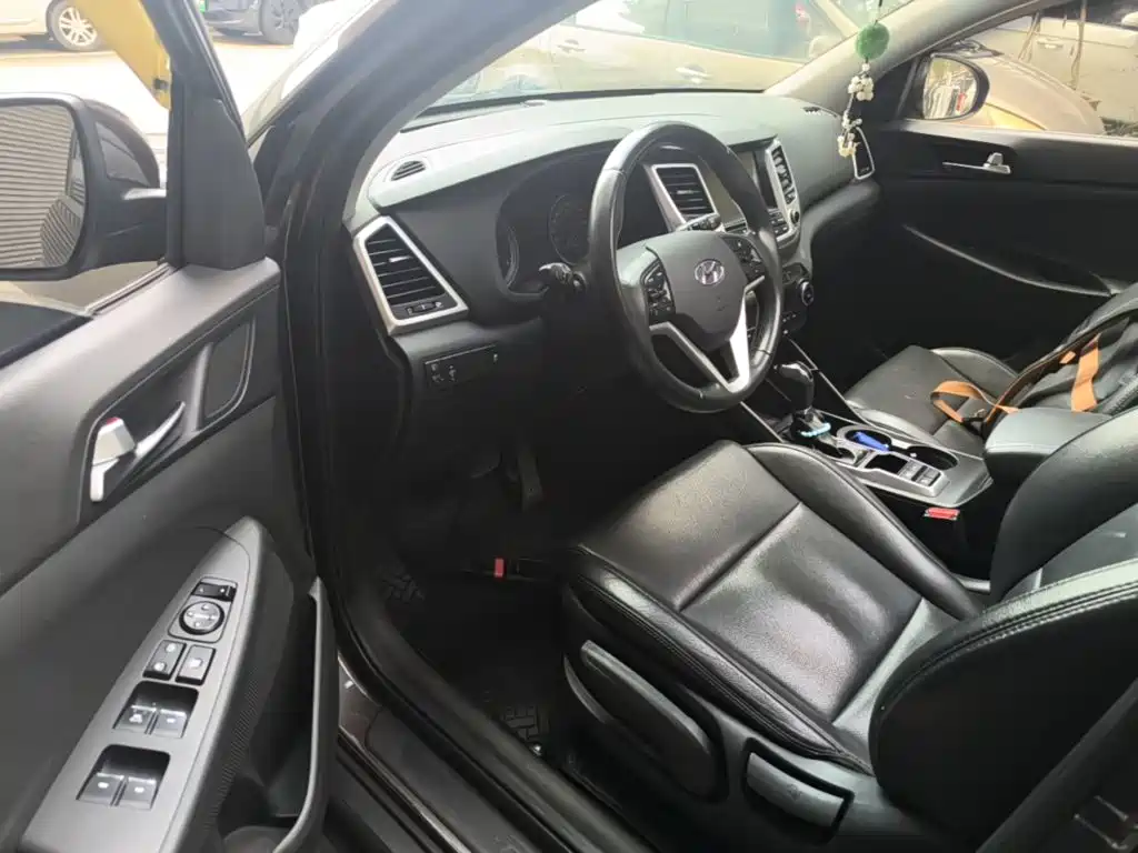 Hyundai Tucson 2017 — фото 16